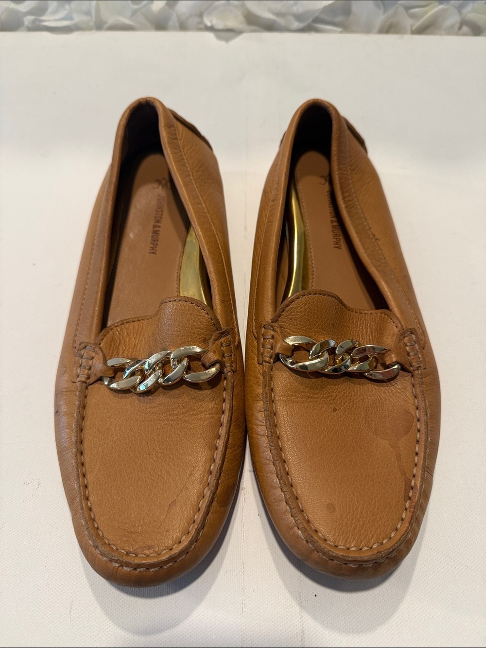 Johnston & Murphy Tan Leather Loafers with Gold Chain